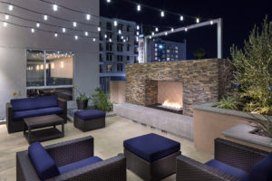 Hampton Inn Glendale Fireplace